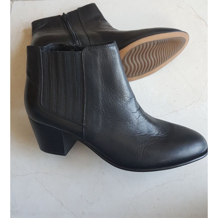 Giày boot hiệu Clarks xuất khẩu