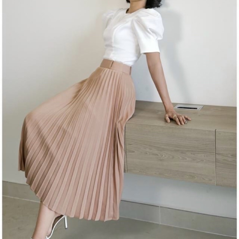 Chân váy xếp ly dáng dài