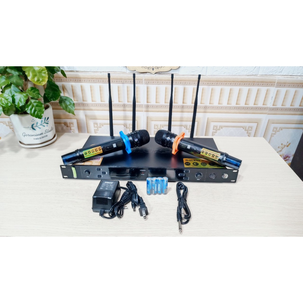 Micro Không Dây SHURE UGX 23 Cảm Biến Tự Ngắt, Dò Sóng Chỉnh Tần Số Hiện Đại. Dòng Karaoke Cao Cấp chuyên dụng