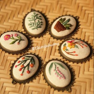 Vòng cổ vintage thêu tay