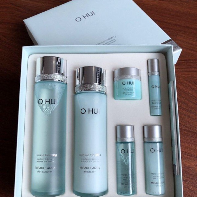 Bộ dưỡng da cấp ẩm Ohui Miracle Aqua Special