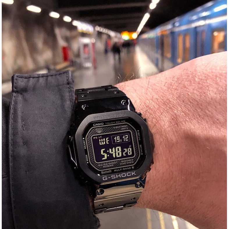 Đồng hồ nam Casio G-shock GMW-B5000GD-1A cao cấp