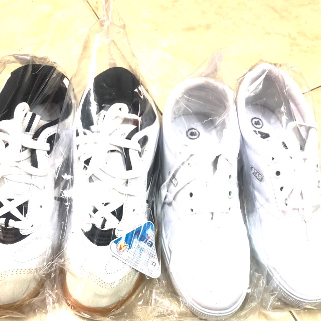 2 ĐÔI GIÀY ASIA SPORT CHÍNH HÃNG. GỒM 1 ĐÔI GIẦY CẦU LÔNG + 1 ĐÔI GIÀY TRẮNG MẶT SIMILI KẾT HỢP VỚI 