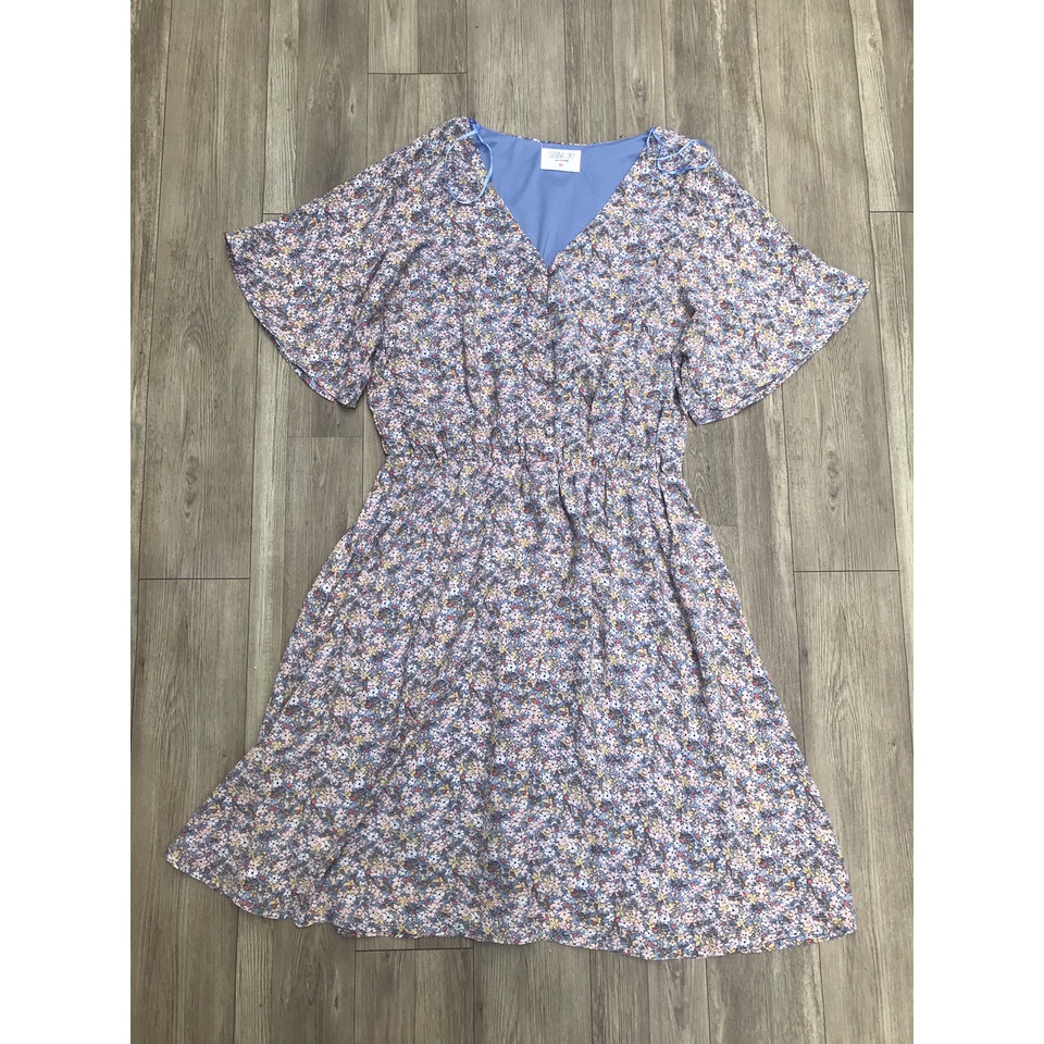 Đầm voan cổ V hoạ tiết hoa nhí SiennaSky xuất khẩu