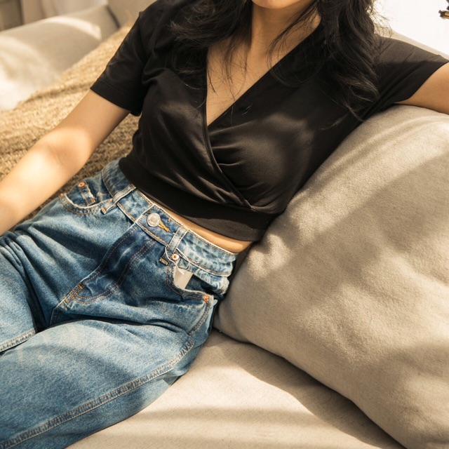 Áo Croptop Tay Ngắn Chéo Ngực Bo Eo
