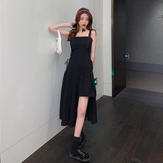 Váy hai dây lệch tà màu đen