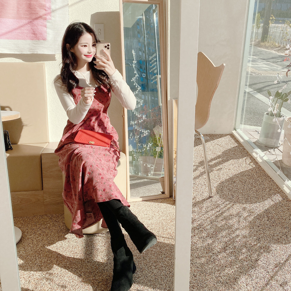 Bộ Áo Thun Dài Tay Cổ Tròn Màu Trơn + Đầm Hoa Midi 32338