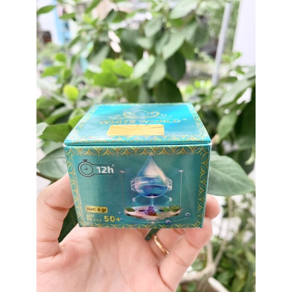 KEM WHITE WORLD MỤN THÂM LIỀN SẸO SE KHÍT LỖ CHÂN LÔNG 12H SPF50+/PA+++ 6GR