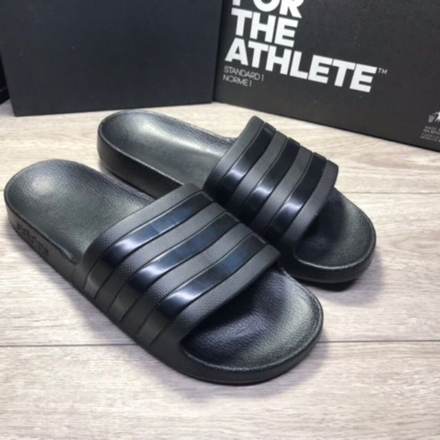 Dép nam đúc nguyên khối [Uy tín-Chất Lượng],chất nhẹ đi êm màu đen kẻ 3 sọc đen,được sx tại xưởng Giaydepnguyenduoc