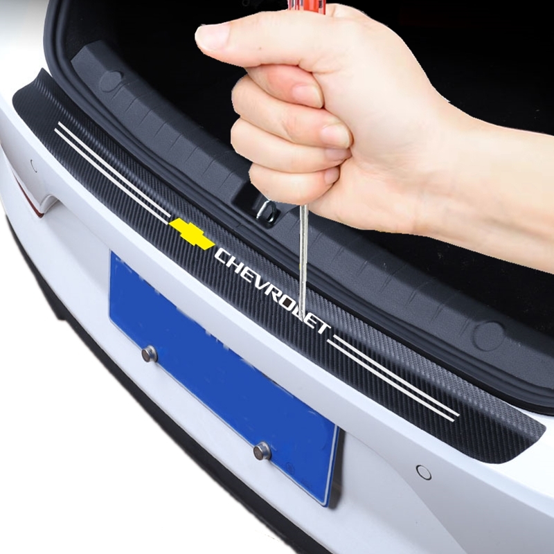 1 Miếng Dán Carbon Bảo Vệ Phía Sau Xe Hơi Chevrolet Cruze Spark Aveo Captiva Trailblazer Colorado Orlando