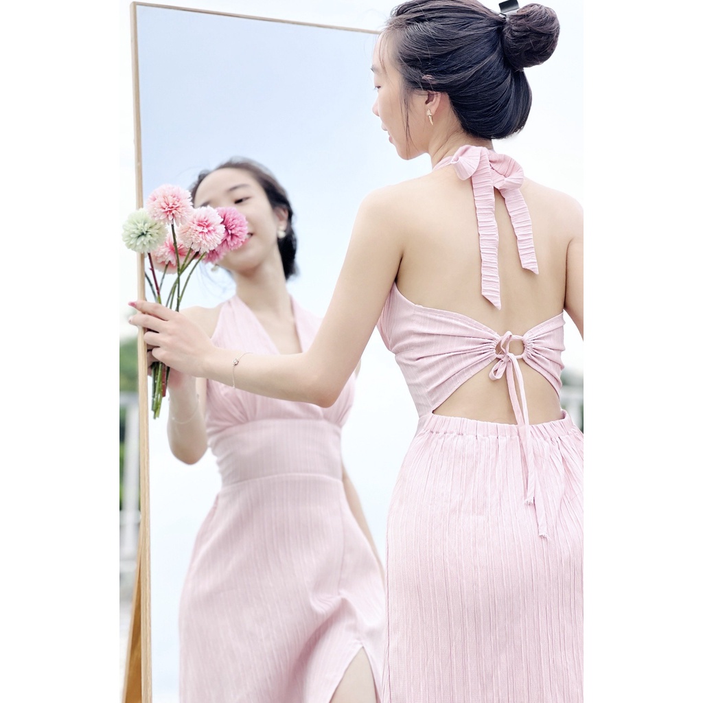 Váy Flora Dress đen cá tính, xinh đẹp, hợp với mọi dịp đi chơi