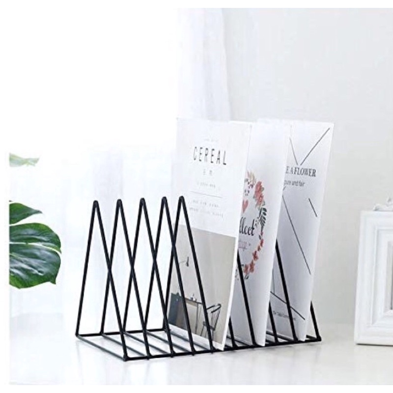 Kệ Sách Tam Giác, Giá Sách Mini Để Bàn Làm Việc, Gọn Đẹp Và Tiện Lợi, HCM