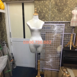 manocanh chân gỗ form chuẩn