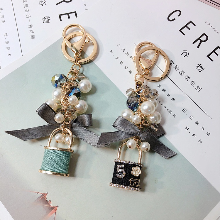 Móc khóa hình túi xách đính ngọc trai phong cách Hàn Quốc