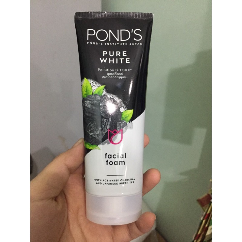 sữa rửa mặt pond's đen mới