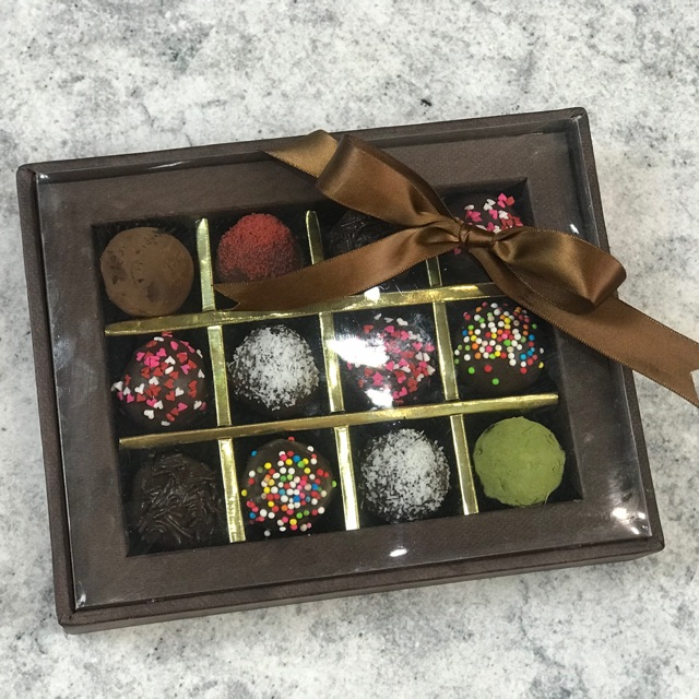 10 Hộp socola 12 viên