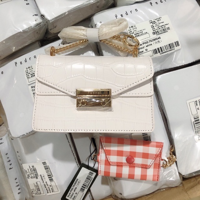 Túi trắng kèm móc ví