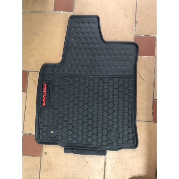 Thảm trải sàn , lót sàn cao su theo xe Toyota Fortuner 2012-2018