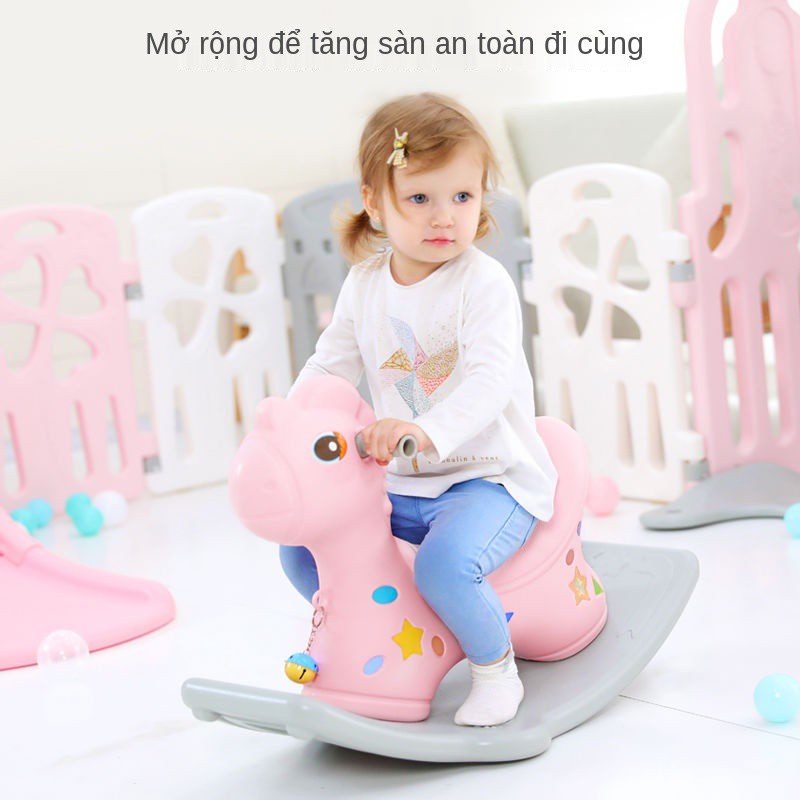 Trẻ em ngựa gỗ bập bênh con đồ chơi xe ô tô quà tặng sinh nhật bé trai và gái ghế