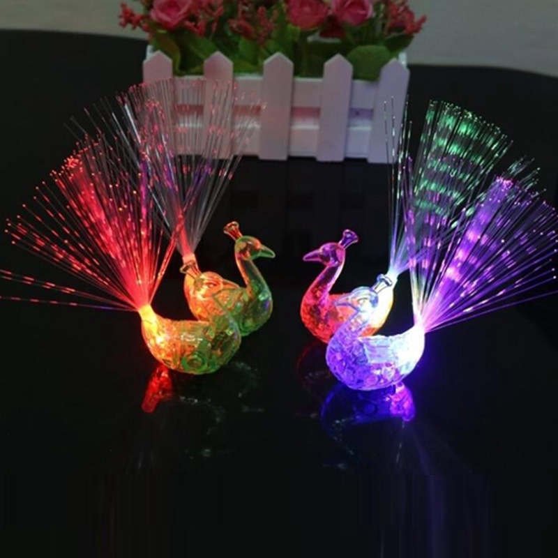 Đèn LED trang trí hình chim công màu sắc