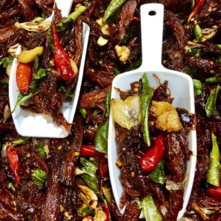 Bò đập lá chanh lon 250gr/130k