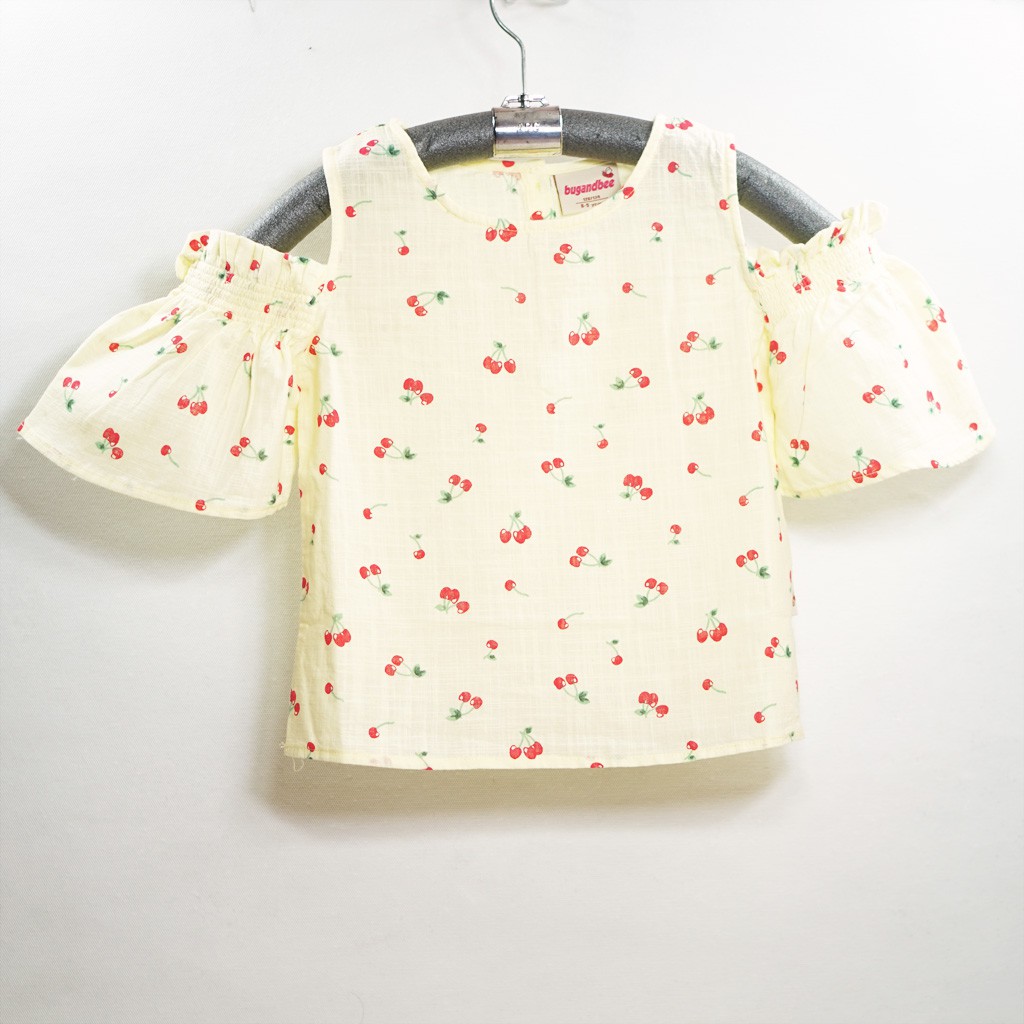 Áo sơ mi bé gái rớt vai họa tiết trái cherry size đại