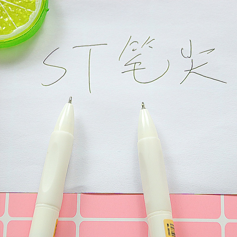 1 Bút Mực Đen Ngòi 0.5mm Cho Học Sinh