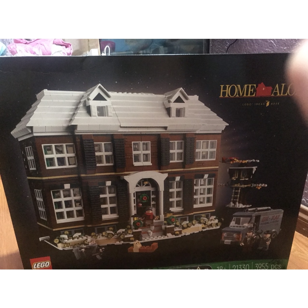 Đặt-LEGO 21330 - Ở nhà một mình