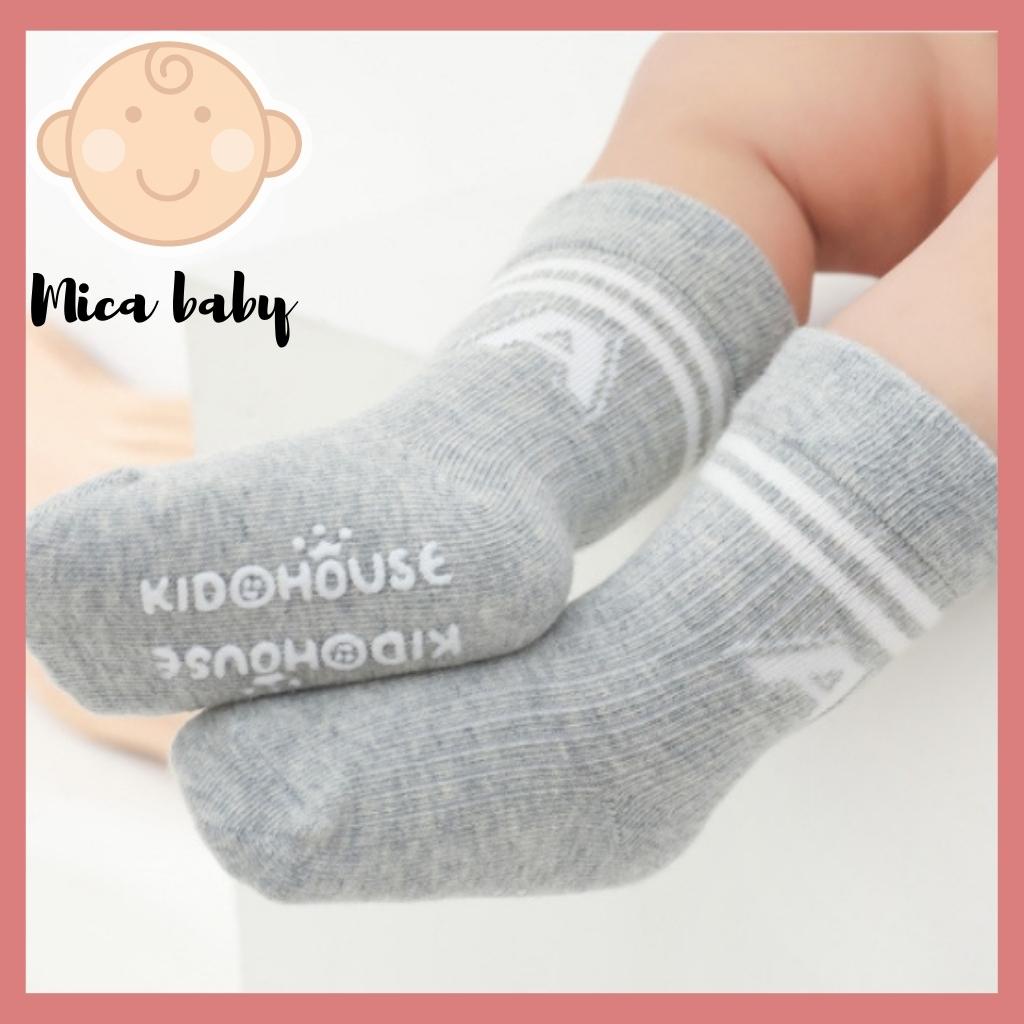 Set 3 đôi tất cao cổ chống trượt kiểu dáng thể thao cho bé Mica baby T23