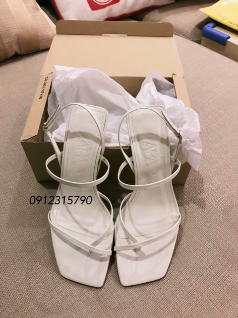 Sandal da màu trắng cao gót ZaRa . Ảnh thật