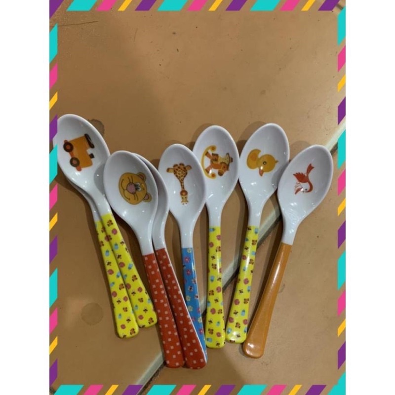 Thìa phíp nhựa ăn dặm cho bé