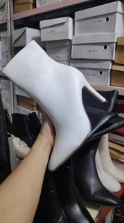 Boot lửng đế 9 phân ( ảnh thật shop chụp vội ở dưới)
