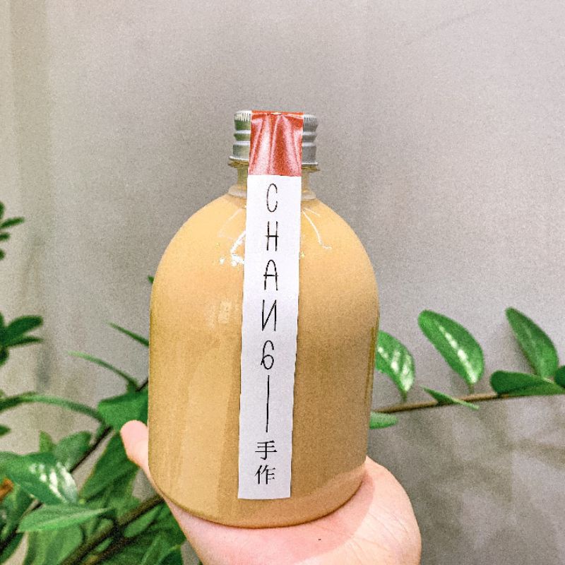 Chai nhựa Tròn lùn 500ml kèm Năp nhôm bạc fi28
