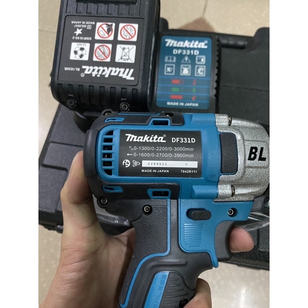 Máy xiết bulong pin Makita 20V