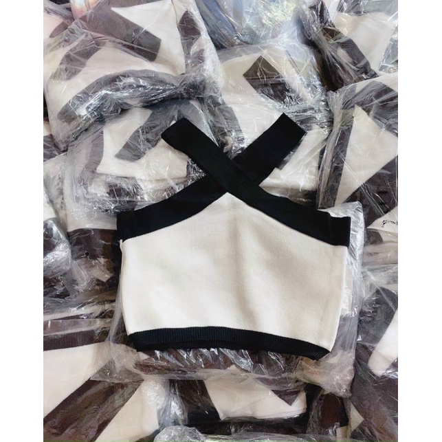 Áo thun croptop 3 lỗ chéo ngực siêu hot sang chảnh (A15