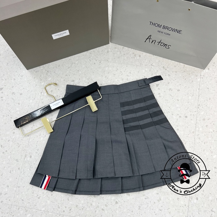Chân Váy Thom Browne 4 Vạch
