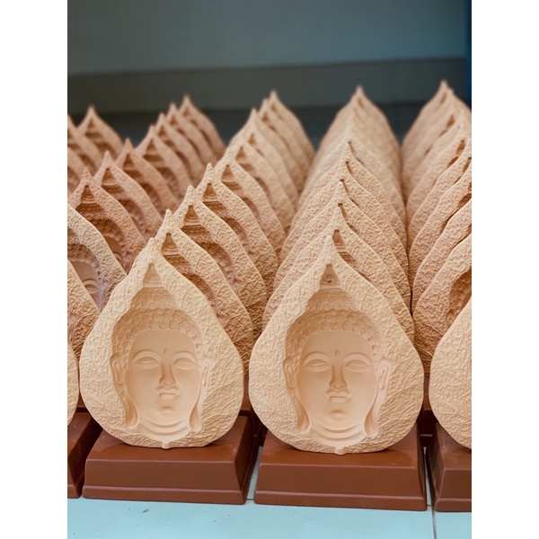 Tượng Phật Thích Ca mâu ni 3D bằng Gốm trên lá bồ đề