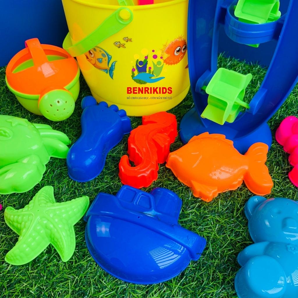 Bộ Xô Xúc Cá Kèm Guồng Quay Chơi Cùng Hạt Cát, Hạt Gỗ, Hạt Muồng Cho Bé, Đồ Chơi Bãi Biển