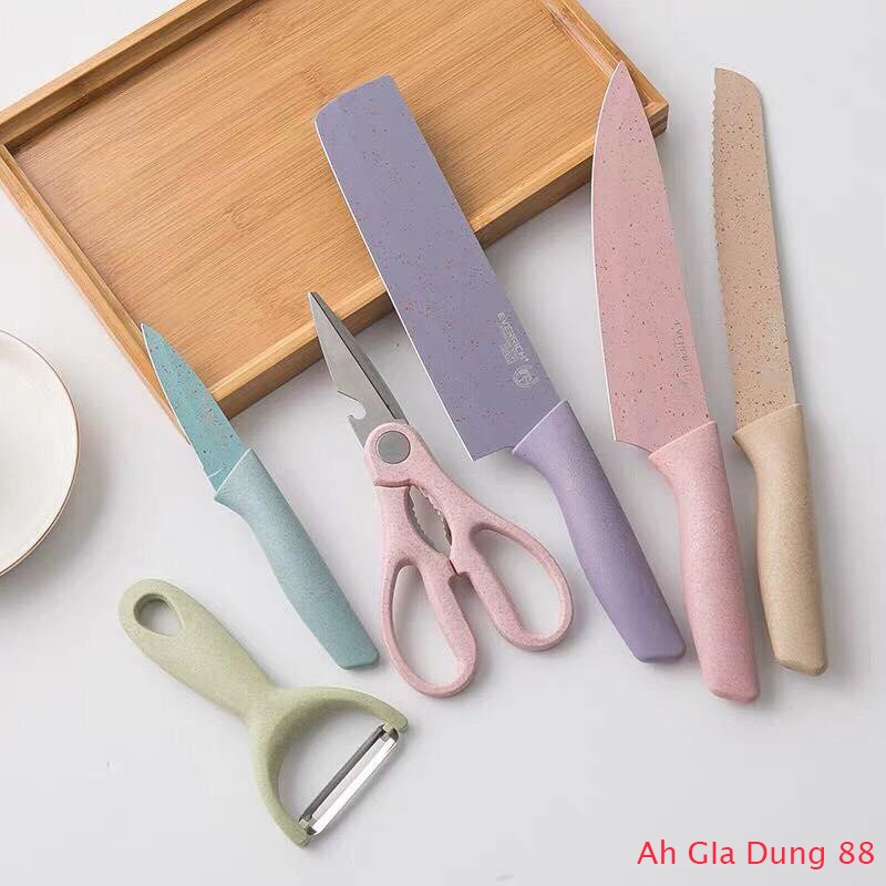 Bộ Dao Kéo Inox chống gỉ phủ lúa mạch 6 màu có kệ đựng và thớt-7 món cao cấp