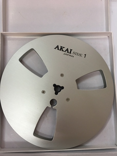1 ĐÔI XƯƠNG NHÔM AKAI 7 inch và 1 ĐÔI MAXELL 10 inch