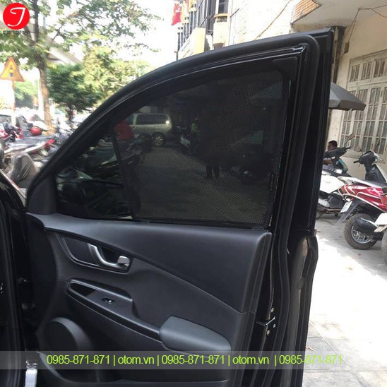 Rèm che nắng Hyundai Kona (Loại 1) hít nam châm BH 24 tháng