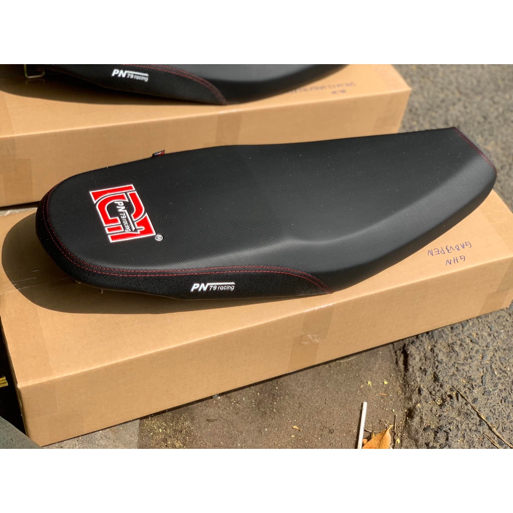 Da yên thái ép nhiệt mẫu RACING viền chỉ đỏ không lo bị ướt thích hợp cho mọi loại xe trên thị trường