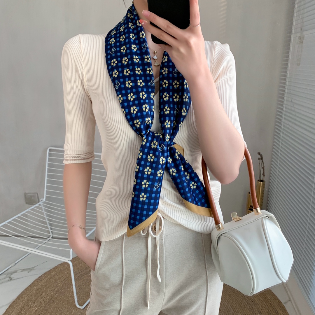 ✨Ready Stock✨90CM Ladies Elegent Large Quare Scarf Soft Shawl Geometry Wrap Hijab Women Travel Bandana Foulard Neckerchief Imitated Silk Square Striped Scarf WJ1007