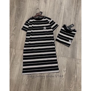 Váy đen NY kẻ ngang