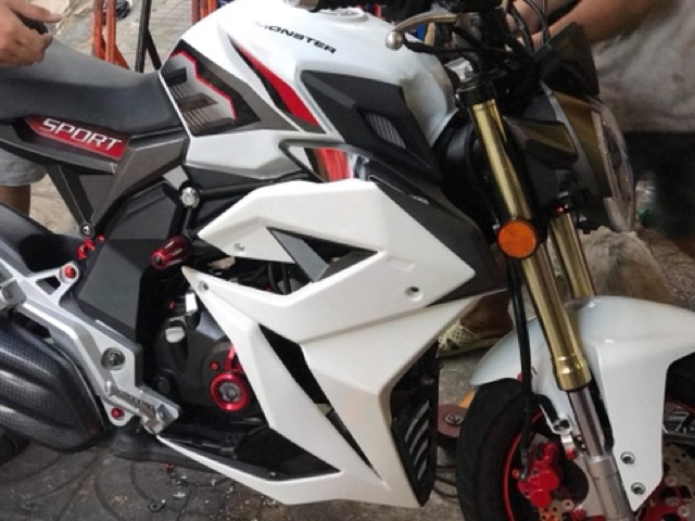 Cánh chim liên mỏ cài cho MV Agusta