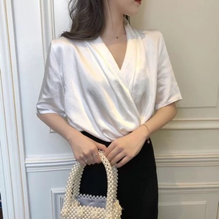 Áo lụa vạt chồng cổ V