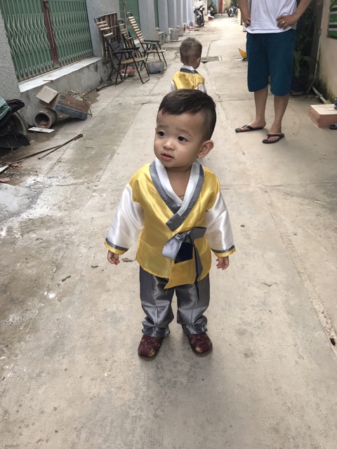 Hanbok bé trai ảnh thật mẫu nhà shop. Sale giá còn 140 sét