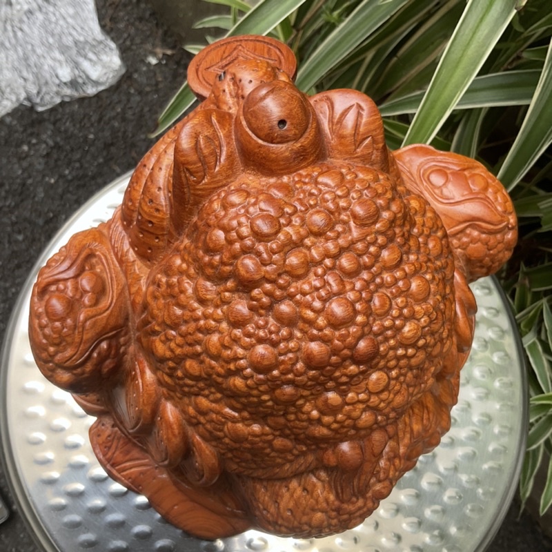 TƯỢNG CON CÓC THIỀM THỪ GỖ HƯƠNG