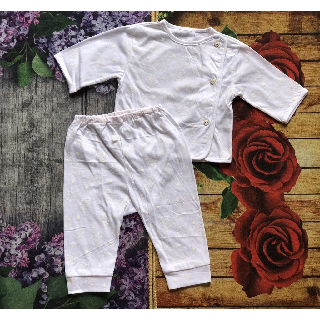 Bộ quần áo cotton trắng họa tiết cho bé sơ sinh