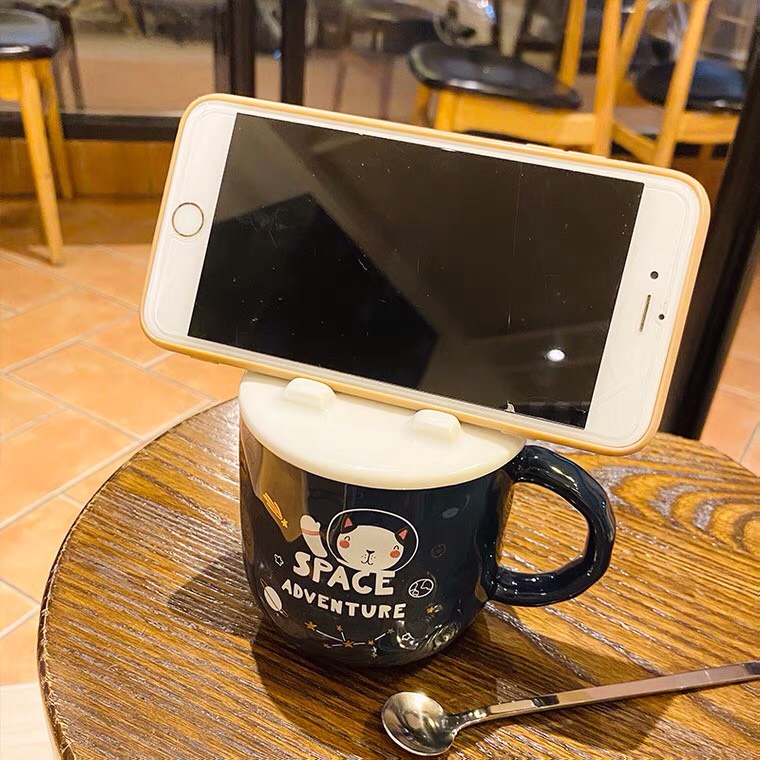 Cốc ly sứ dễ thương có nắp dùng làm kệ điện thoại dung tích 400ml tiện lợi tặng kèm thìa dùng để pha trà pha cafe- Ráp